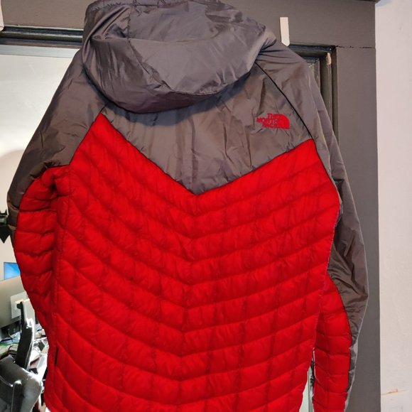 Men's Medium The North Face Down Hooded Jacket - Picture 4 of 9